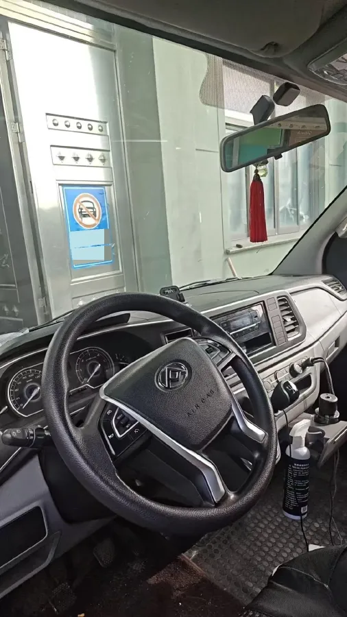 2024 MAXUS XinTu V80 2.0T 126HP L4 6MT,autocango,china used car exporter,china ev exporter,chinese used car exporter,chinese used ev exporter