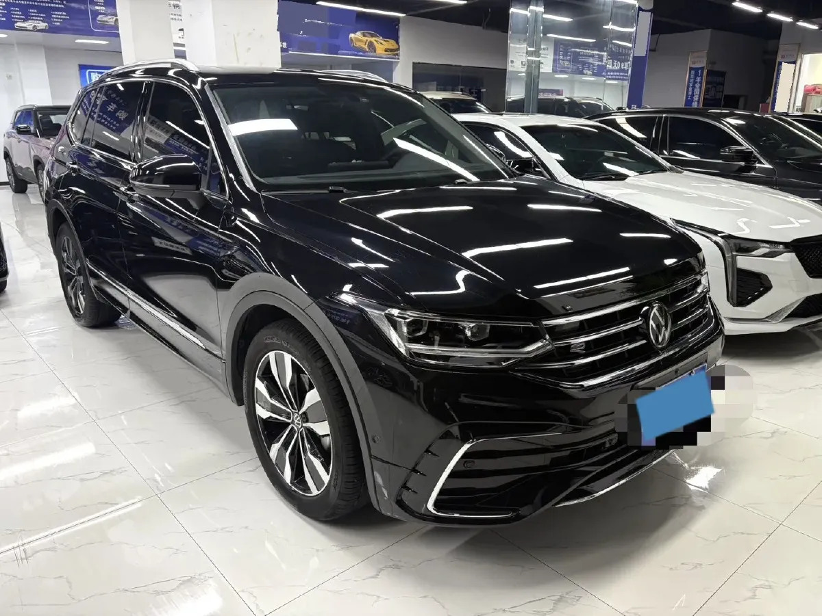 2024 Volkswagen Tiguan L 2.0T 186HP L4 7DCT,autocango,china used car exporter,china ev exporter,chinese used car exporter,chinese used ev exporter