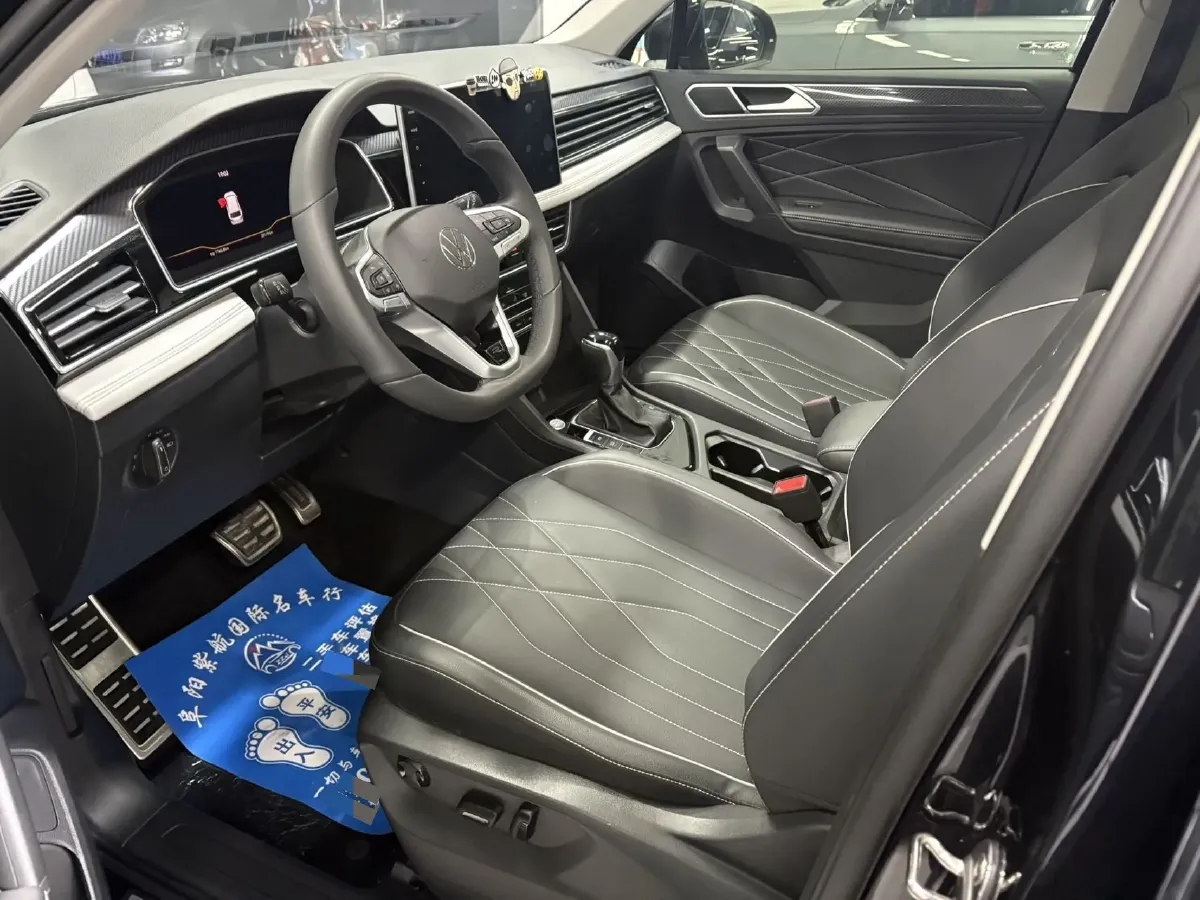 2024 Volkswagen Tiguan L 2.0T 186HP L4 7DCT,autocango,china used car exporter,china ev exporter,chinese used car exporter,chinese used ev exporter