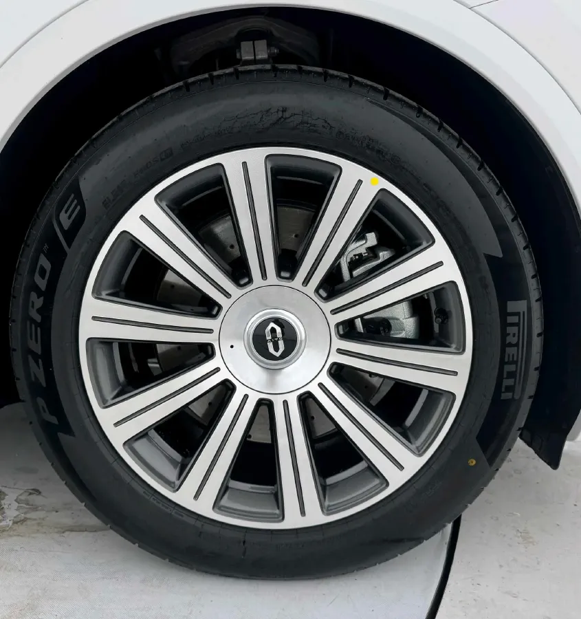 2025 AITO AITO M8 REEV 160HP REEV 53.4KWH,autocango,china used car exporter,china ev exporter,chinese used car exporter,chinese used ev exporter