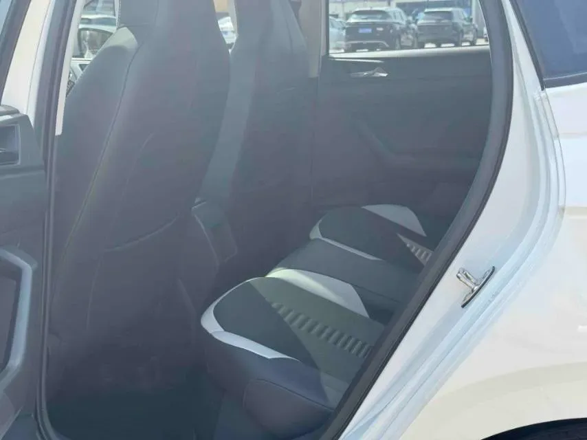 2021 Haval H6 1.5T 169HP L4 7DCT,autocango,china used car exporter,china ev exporter,chinese used car exporter,chinese used ev exporter