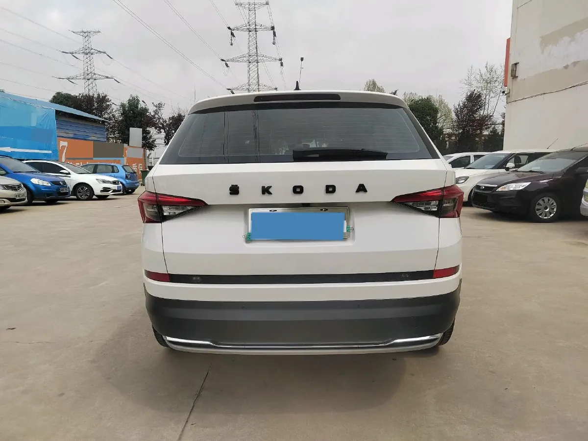 2021 Skoda Kodiak 2.0T 186HP L4 7DCT,autocango,china used car exporter,china ev exporter,chinese used car exporter,chinese used ev exporter