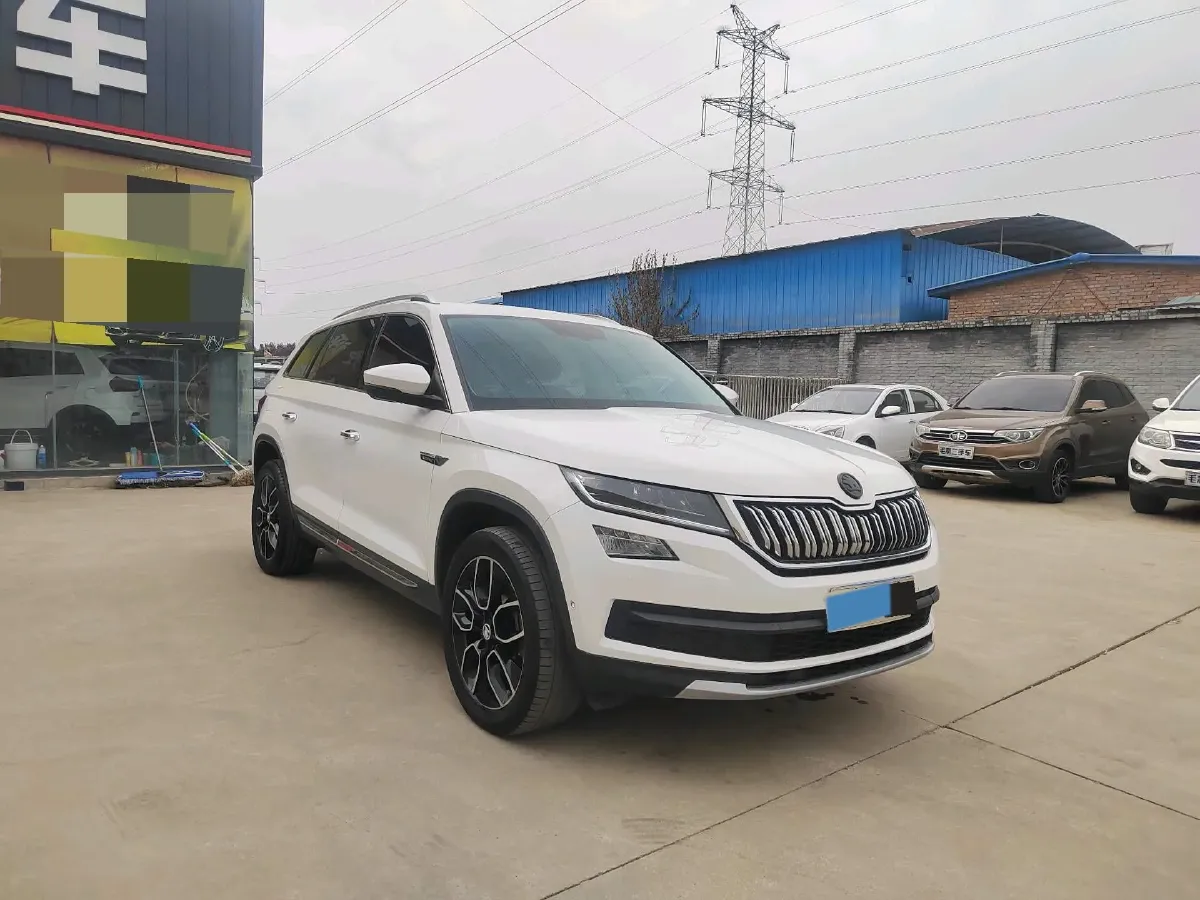 2021 Skoda Kodiak 2.0T 186HP L4 7DCT,autocango,china used car exporter,china ev exporter,chinese used car exporter,chinese used ev exporter