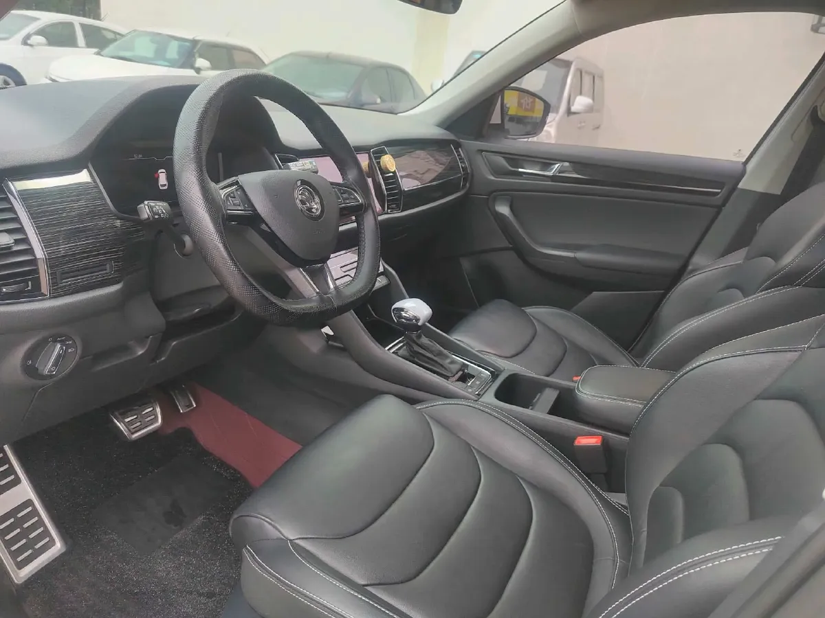 2021 Skoda Kodiak 2.0T 186HP L4 7DCT,autocango,china used car exporter,china ev exporter,chinese used car exporter,chinese used ev exporter