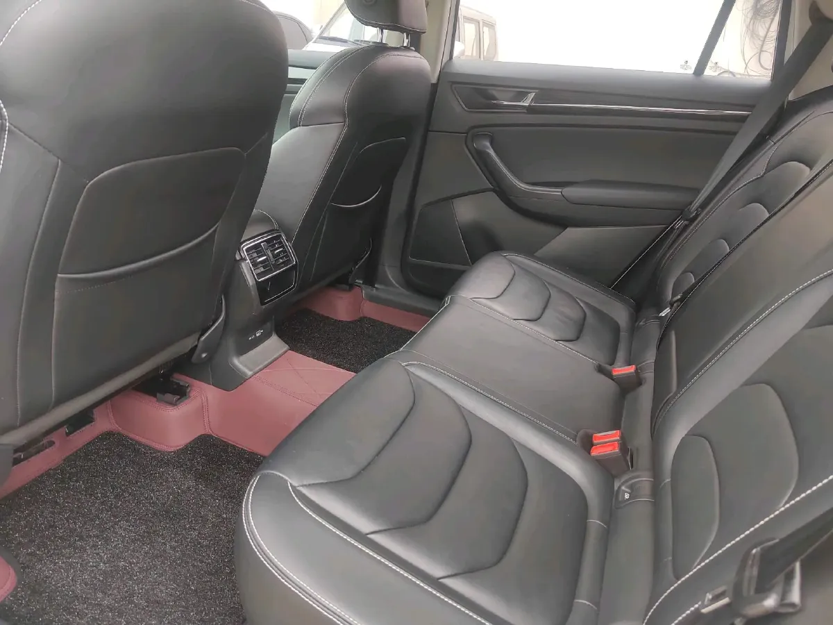 2021 Skoda Kodiak 2.0T 186HP L4 7DCT,autocango,china used car exporter,china ev exporter,chinese used car exporter,chinese used ev exporter