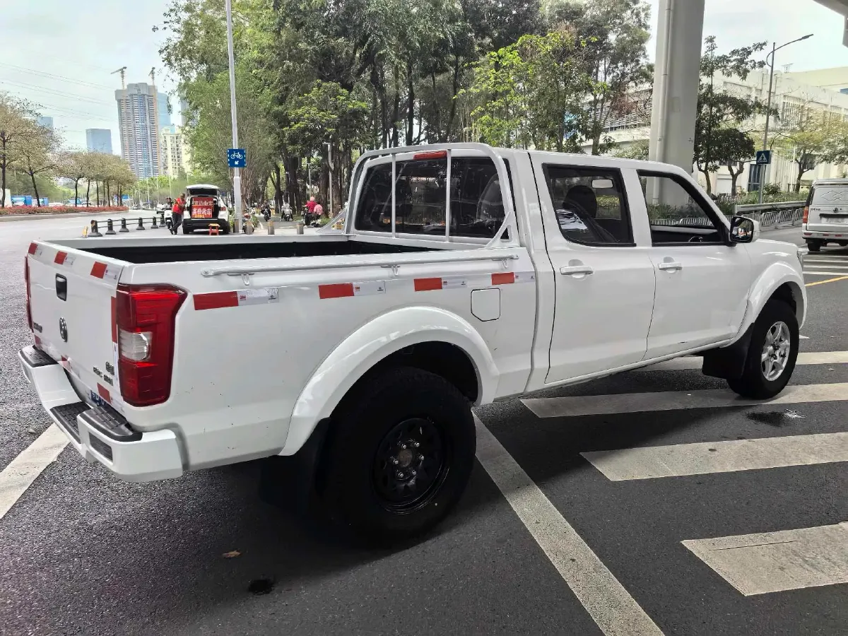 2021 Dongfeng RuiQi 2.4L 158HP L4 5MT,autocango,china used car exporter,china ev exporter,chinese used car exporter,chinese used ev exporter