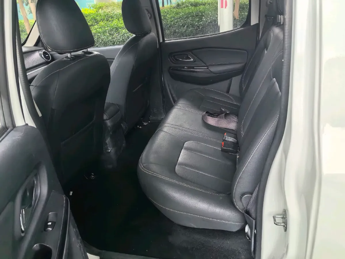 2021 Dongfeng RuiQi 2.4L 158HP L4 5MT,autocango,china used car exporter,china ev exporter,chinese used car exporter,chinese used ev exporter