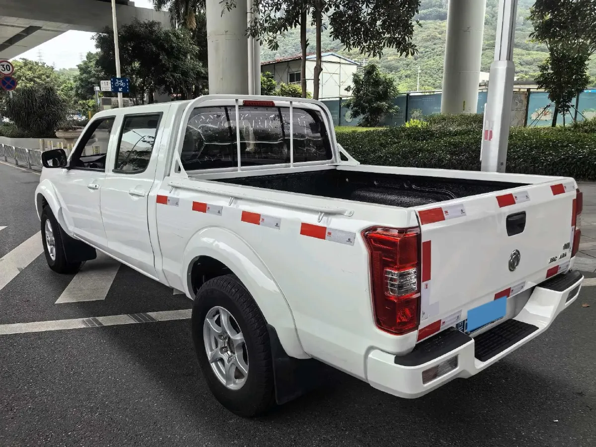 2021 Dongfeng RuiQi 2.4L 158HP L4 5MT,autocango,china used car exporter,china ev exporter,chinese used car exporter,chinese used ev exporter