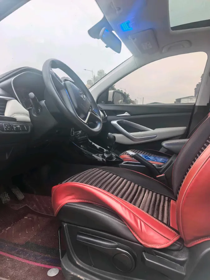 2019 BaoJun 530 1.5T 150HP L4 6MT,autocango,china used car exporter,china ev exporter,chinese used car exporter,chinese used ev exporter