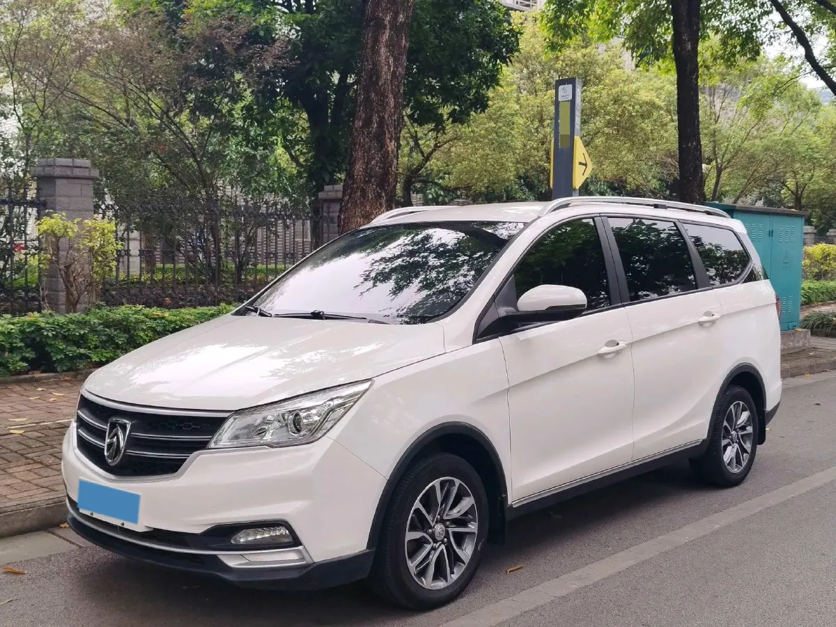 2019 BaoJun 730 1.5L 112HP L4 6MT,autocango,china used car exporter,china ev exporter,chinese used car exporter,chinese used ev exporter