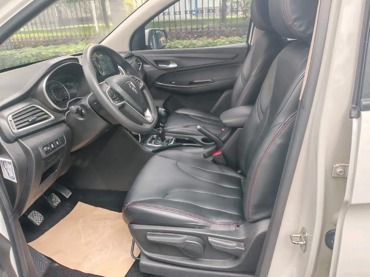 2019 BaoJun 730 1.5L 112HP L4 6MT,autocango,china used car exporter,china ev exporter,chinese used car exporter,chinese used ev exporter