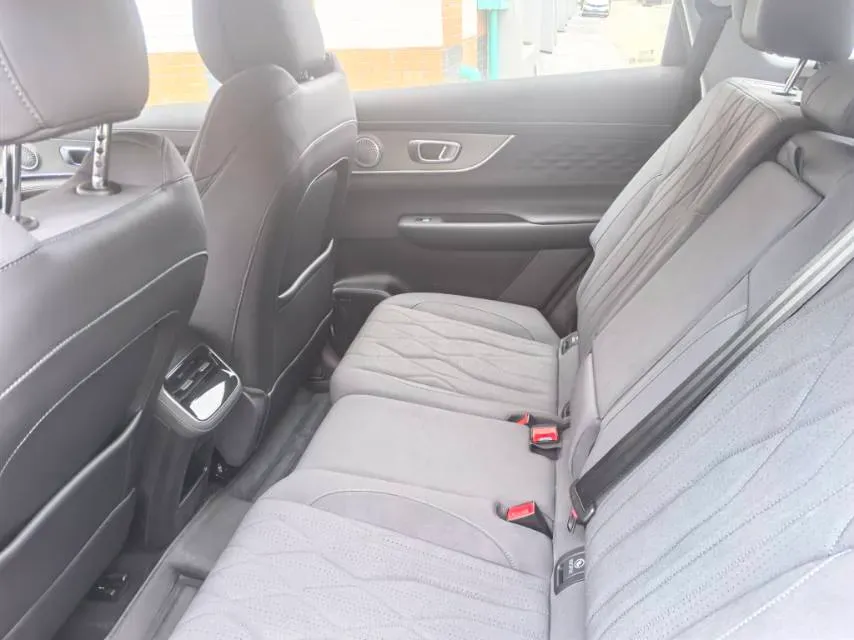 2025 Fulwin FulwinT8 1.5T 156HP L4 1DHT PHEV 18.67KWH,autocango,china used car exporter,china ev exporter,chinese used car exporter,chinese used ev exporter