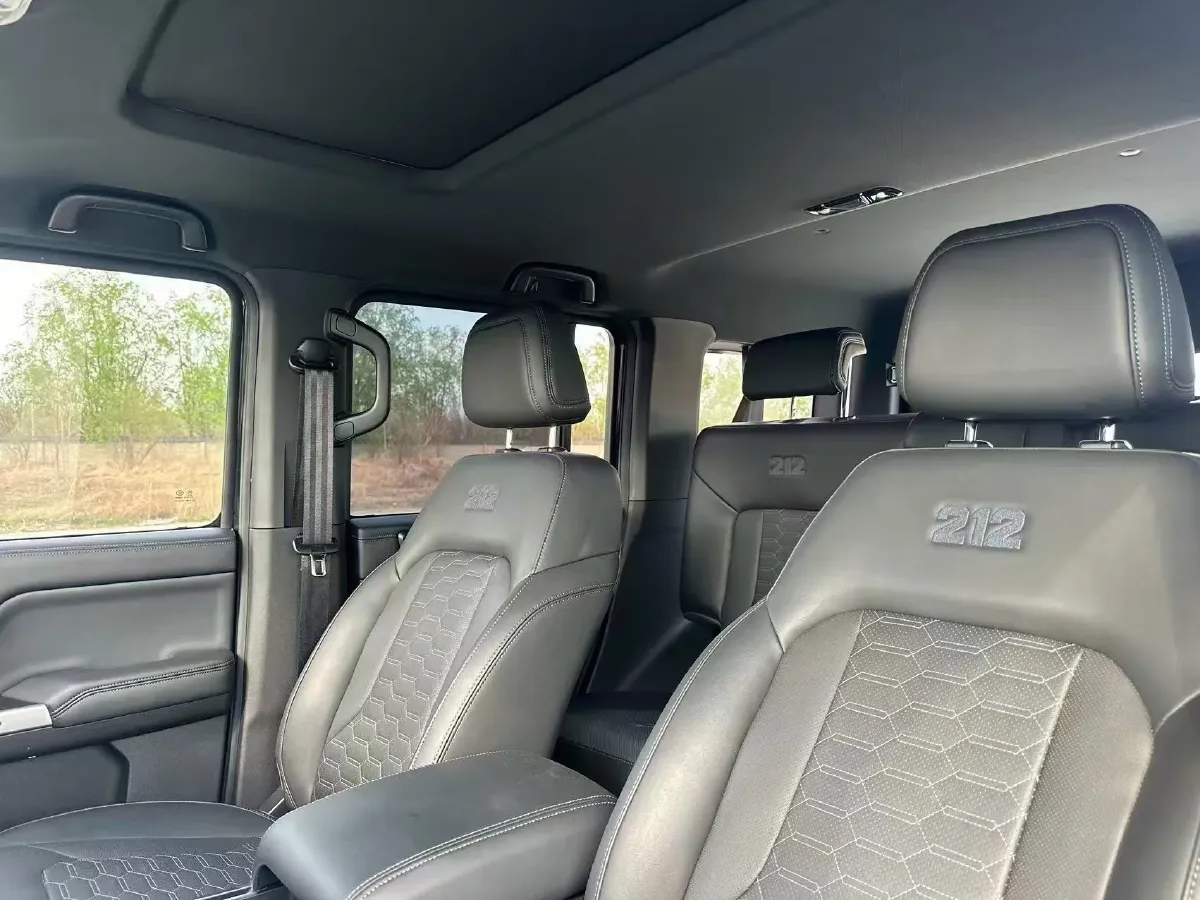 2025 212 212 T01 2.0T 252HP L4 8AT,autocango,china used car exporter,china ev exporter,chinese used car exporter,chinese used ev exporter