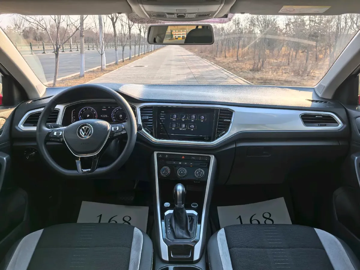 2022 Volkswagen T-Roc 1.4T 150HP L4 7DCT,autocango,china used car exporter,china ev exporter,chinese used car exporter,chinese used ev exporter