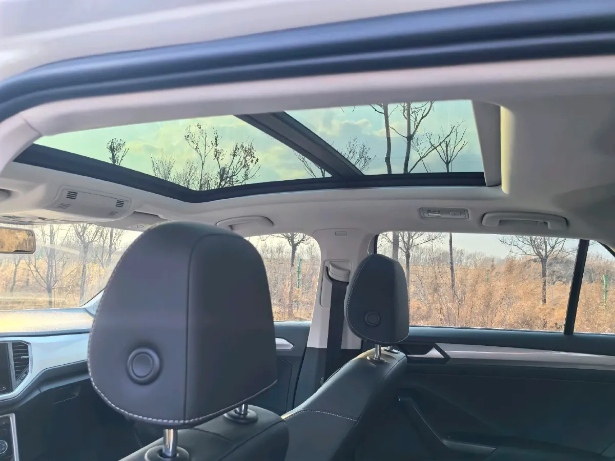 2022 Volkswagen T-Roc 1.4T 150HP L4 7DCT,autocango,china used car exporter,china ev exporter,chinese used car exporter,chinese used ev exporter