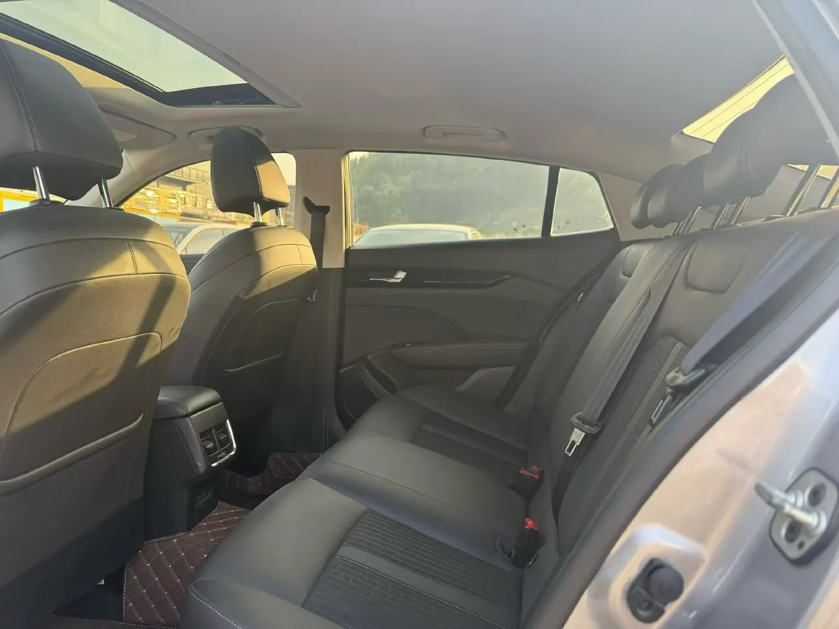 2020 DongFeng Aeolus YiXuan 1.5T 150HP L4 6DCT,autocango,china used car exporter,china ev exporter,chinese used car exporter,chinese used ev exporter