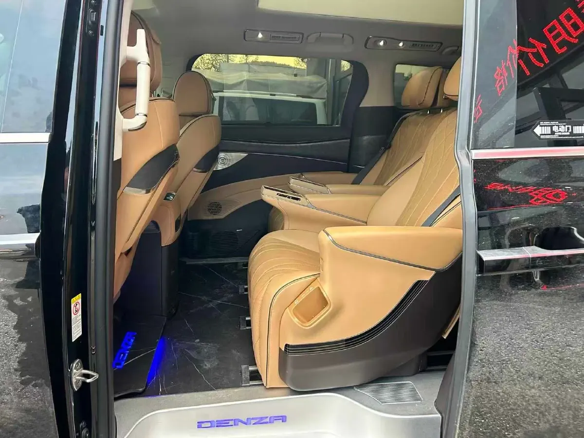 2024 Denza D9 1.5T 139HP L4 E-CVT PHEV 40KWH,autocango,china used car exporter,china ev exporter,chinese used car exporter,chinese used ev exporter