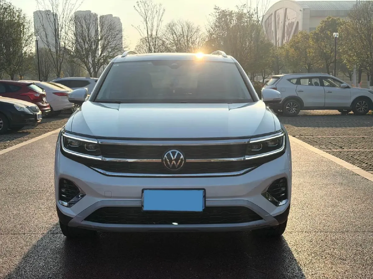 2021 Volkswagen Talagon 2.5T 299HP V6 7DCT,autocango,china used car exporter,china ev exporter,chinese used car exporter,chinese used ev exporter