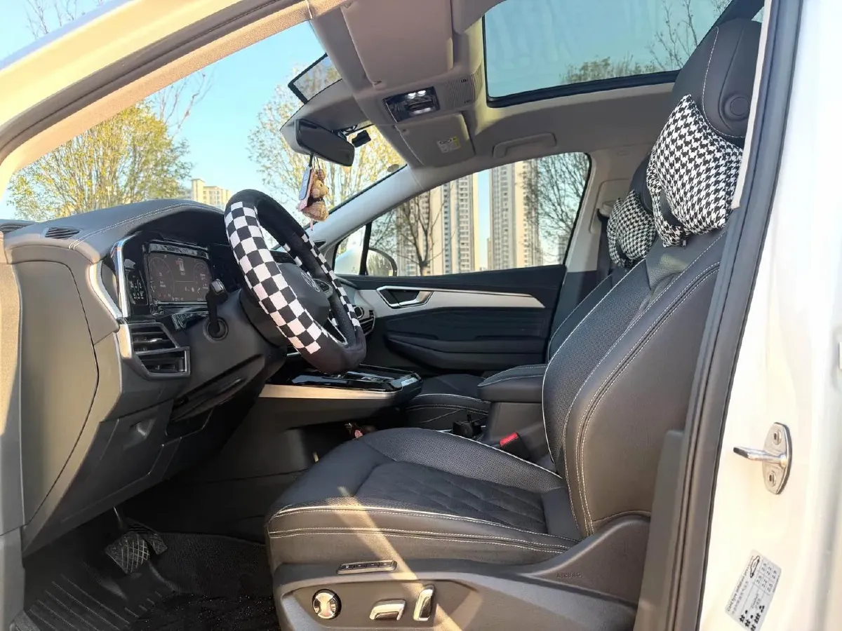 2021 Volkswagen Talagon 2.5T 299HP V6 7DCT,autocango,china used car exporter,china ev exporter,chinese used car exporter,chinese used ev exporter