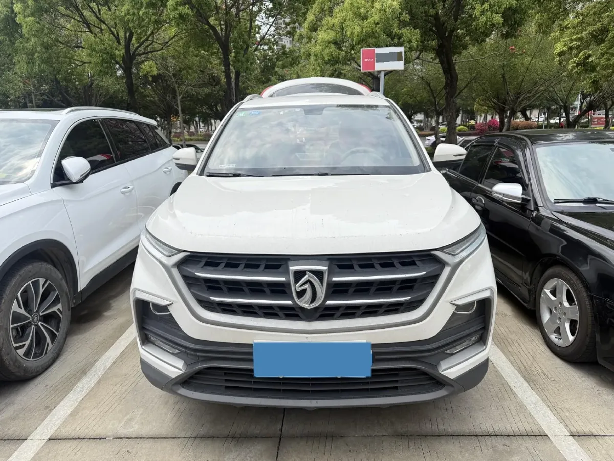 2019 BaoJun 530 1.5T 151HP L4 CVT,autocango,china used car exporter,china ev exporter,chinese used car exporter,chinese used ev exporter