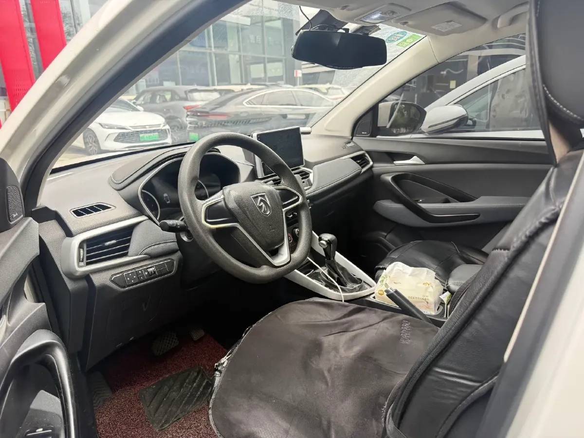 2019 BaoJun 530 1.5T 151HP L4 CVT,autocango,china used car exporter,china ev exporter,chinese used car exporter,chinese used ev exporter