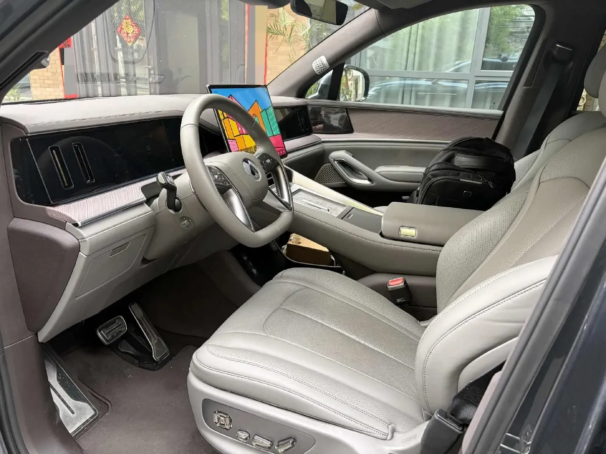 2025 Denza DenzaN9 2.0T 207HP L4 E-CVT PHEV,autocango,china used car exporter,china ev exporter,chinese used car exporter,chinese used ev exporter