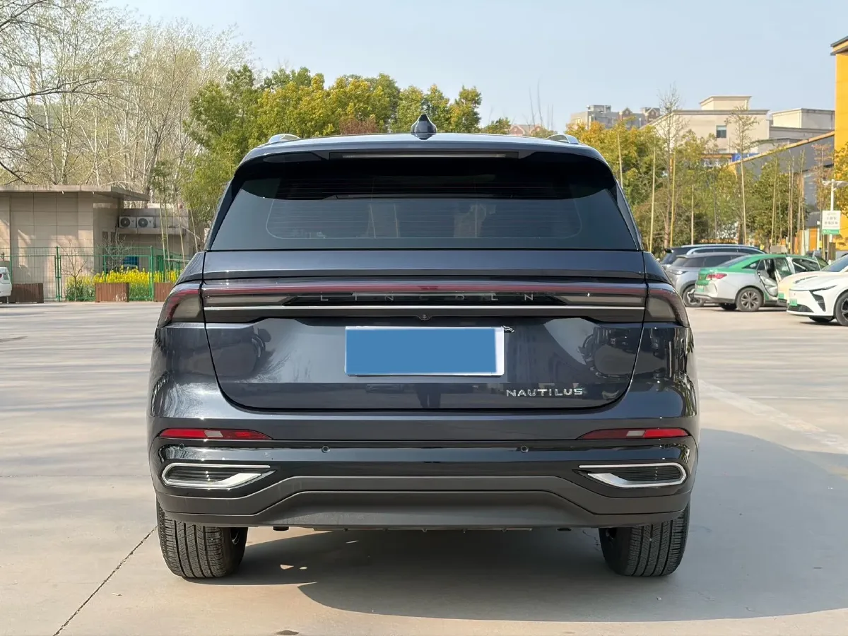 2023 Lincoln Nautilus 2.0T 261HP L4 8AT,autocango,china used car exporter,china ev exporter,chinese used car exporter,chinese used ev exporter