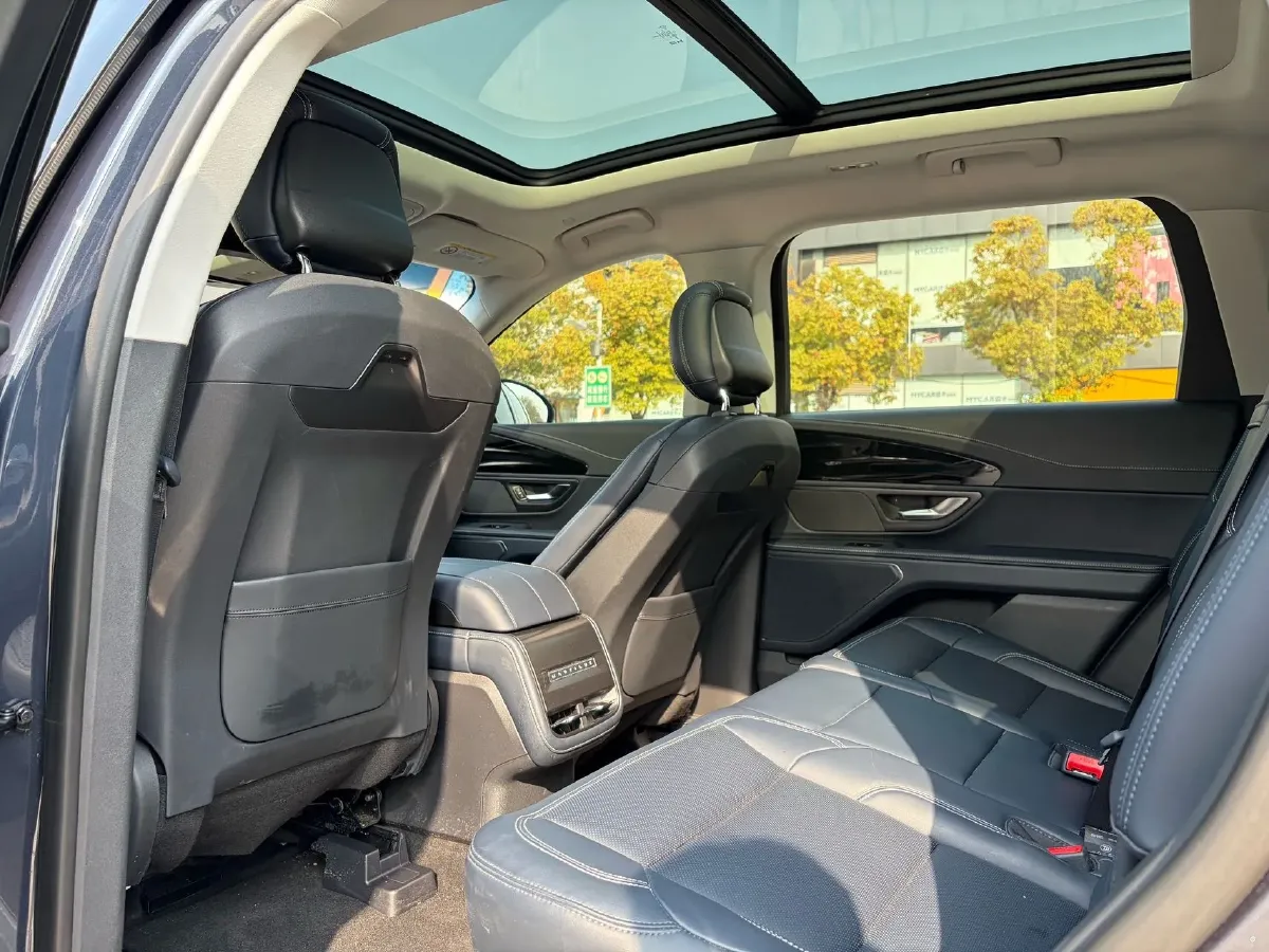 2023 Lincoln Nautilus 2.0T 261HP L4 8AT,autocango,china used car exporter,china ev exporter,chinese used car exporter,chinese used ev exporter