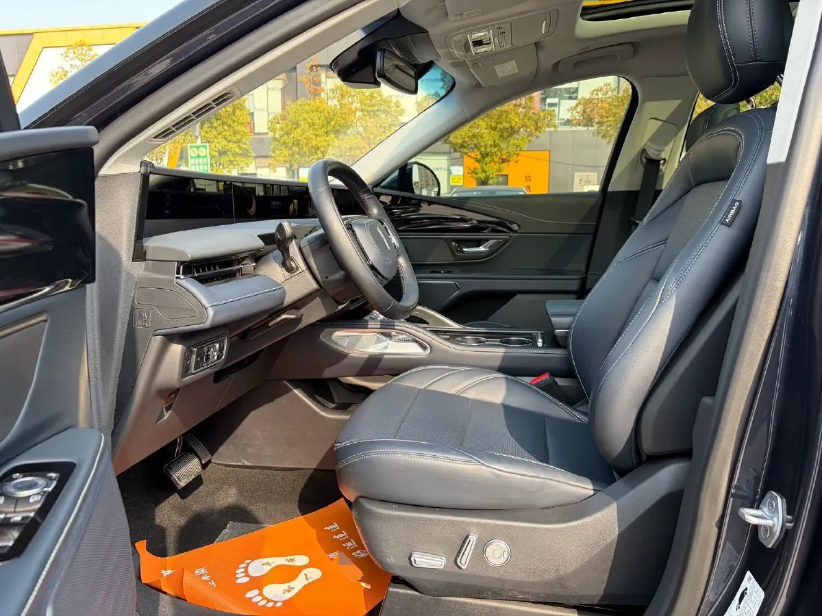 2023 Lincoln Nautilus 2.0T 261HP L4 8AT,autocango,china used car exporter,china ev exporter,chinese used car exporter,chinese used ev exporter