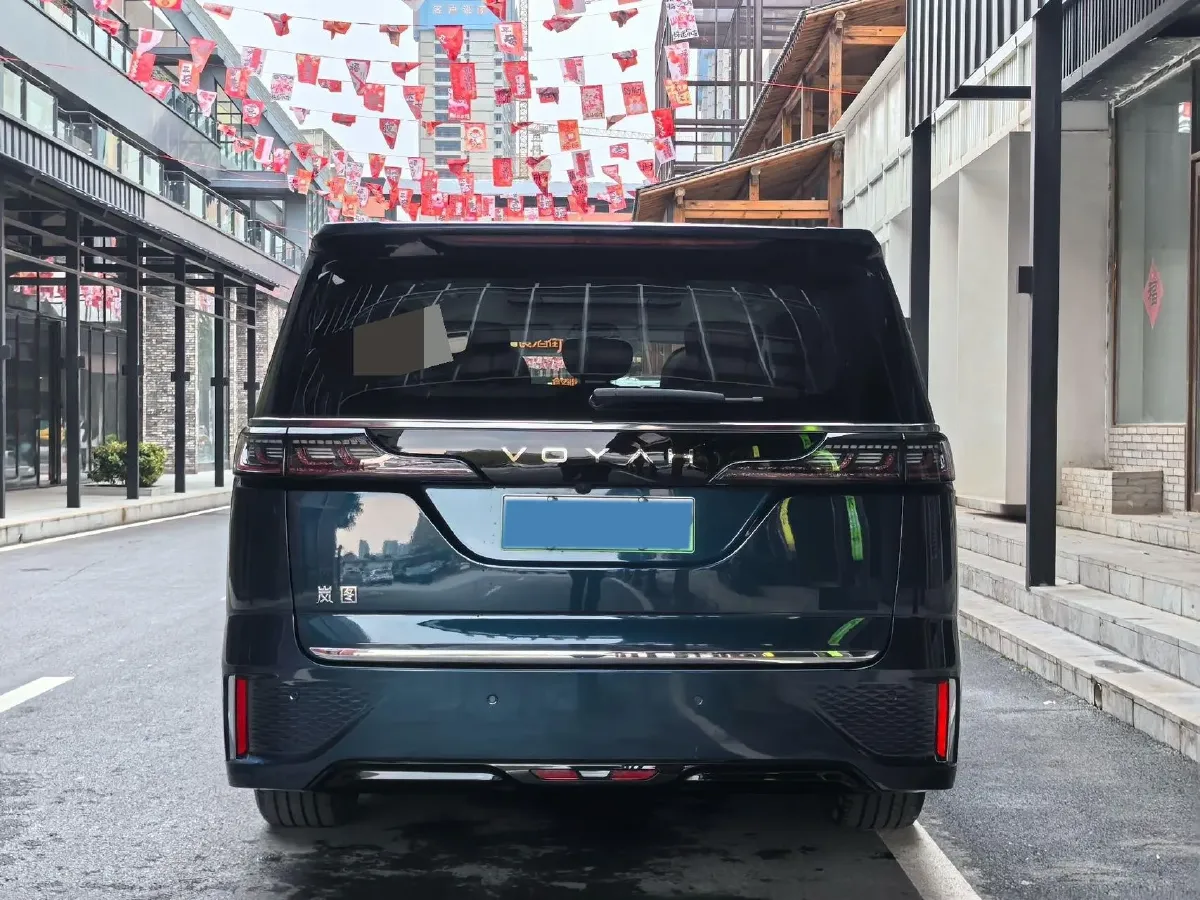 2025 Voyah Dream 1.5T 150HP L4 PHEV 41.7KWH,autocango,china used car exporter,china ev exporter,chinese used car exporter,chinese used ev exporter