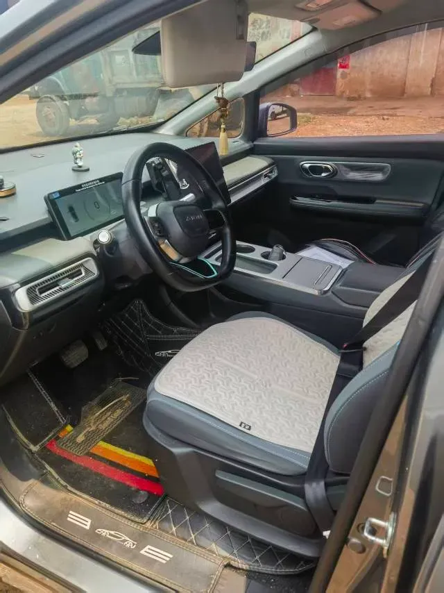 2024 Leapmotor C11 1.5L 95HP L4 REEV 43.74KWH,autocango,china used car exporter,china ev exporter,chinese used car exporter,chinese used ev exporter