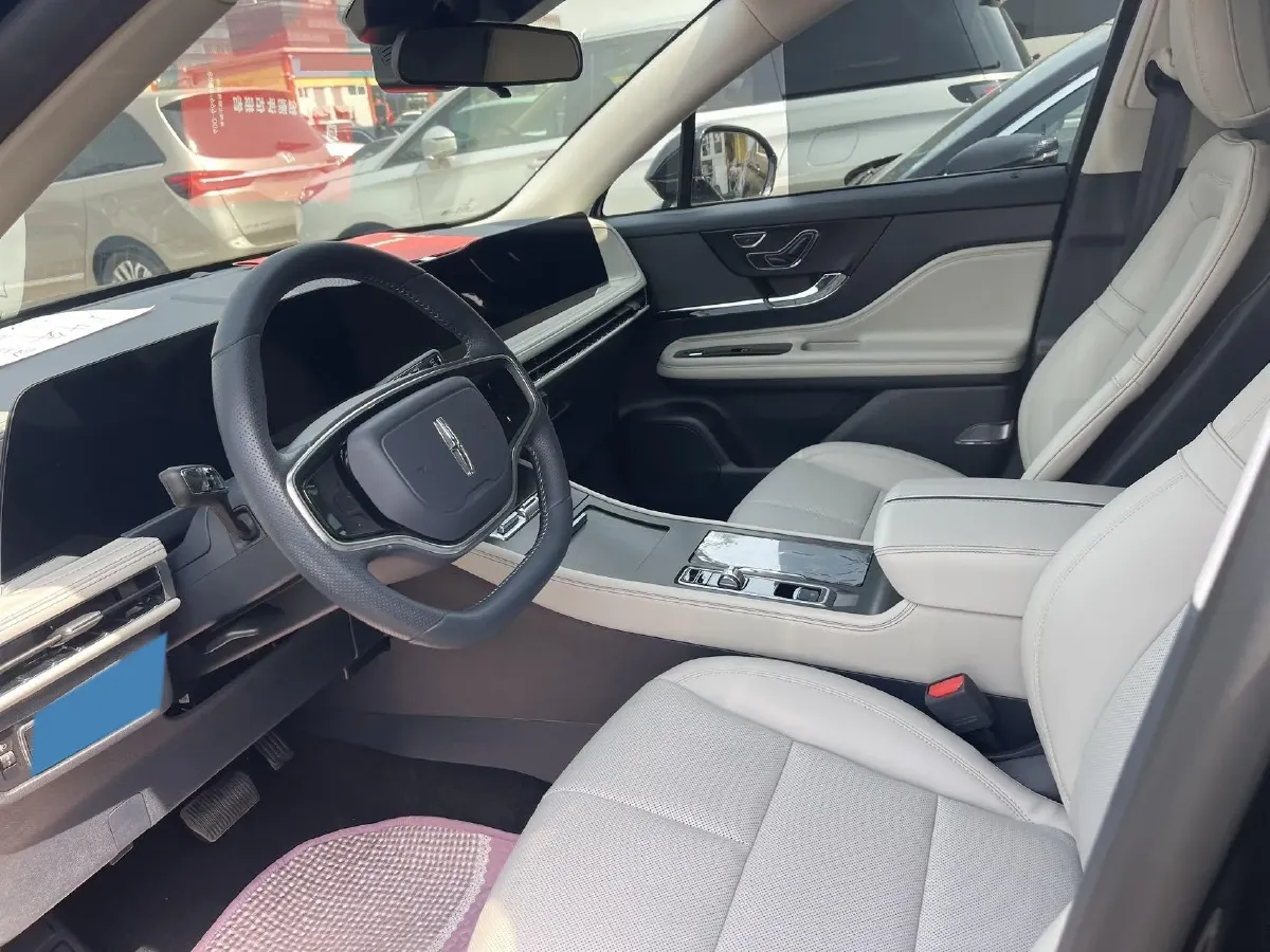 2024 Lincoln Corsair 2.0T 261HP L4 8AT,autocango,china used car exporter,china ev exporter,chinese used car exporter,chinese used ev exporter