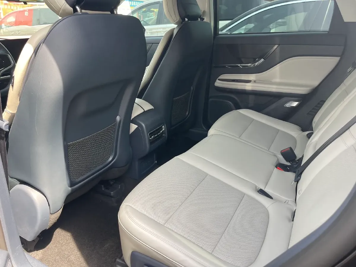 2024 Lincoln Corsair 2.0T 261HP L4 8AT,autocango,china used car exporter,china ev exporter,chinese used car exporter,chinese used ev exporter