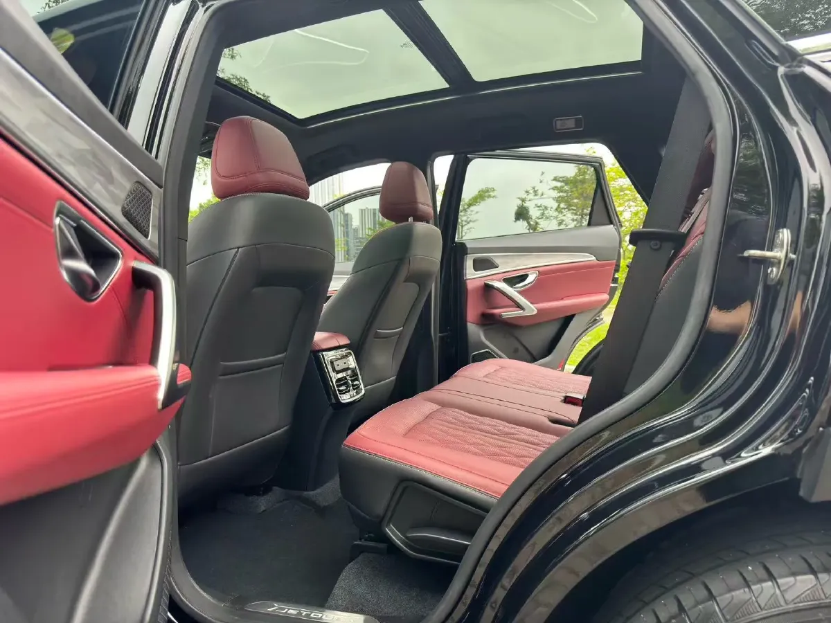 2023 ChangAn Oshan X7 Plus 1.5T 188HP L4 7DCT,autocango,china used car exporter,china ev exporter,chinese used car exporter,chinese used ev exporter