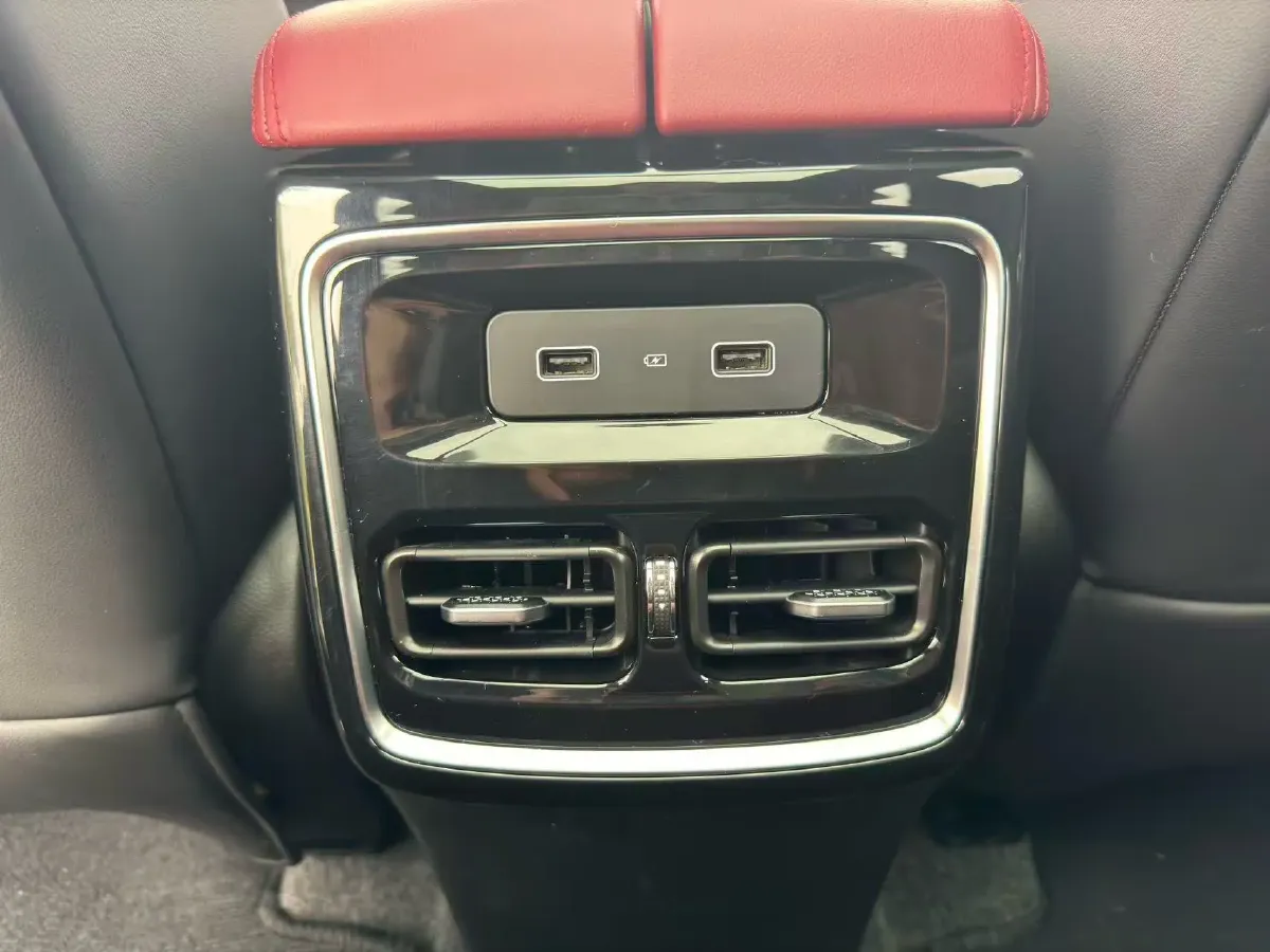 2023 ChangAn Oshan X7 Plus 1.5T 188HP L4 7DCT,autocango,china used car exporter,china ev exporter,chinese used car exporter,chinese used ev exporter