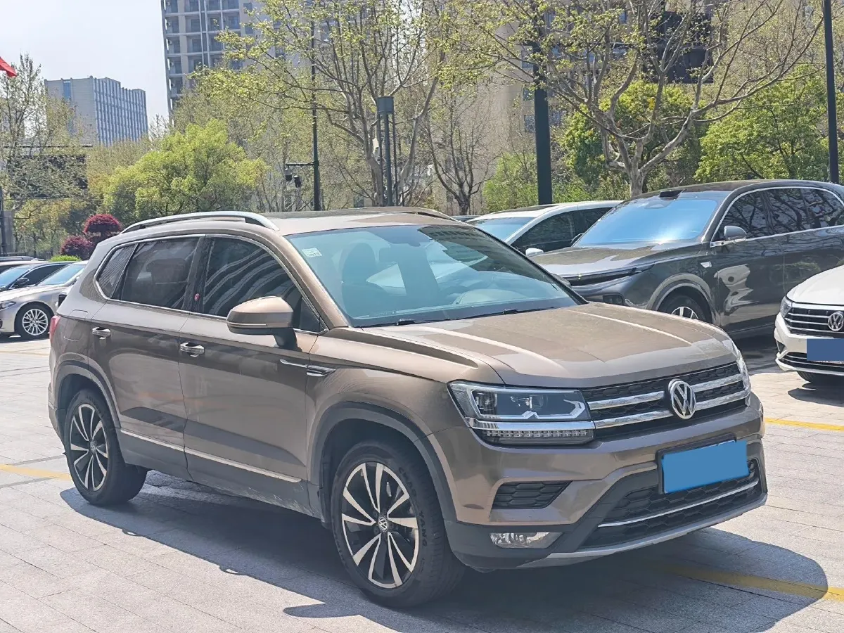 2019 MINI MINI 1.5T 102HP L3 7DCT,autocango,china used car exporter,china ev exporter,chinese used car exporter,chinese used ev exporter