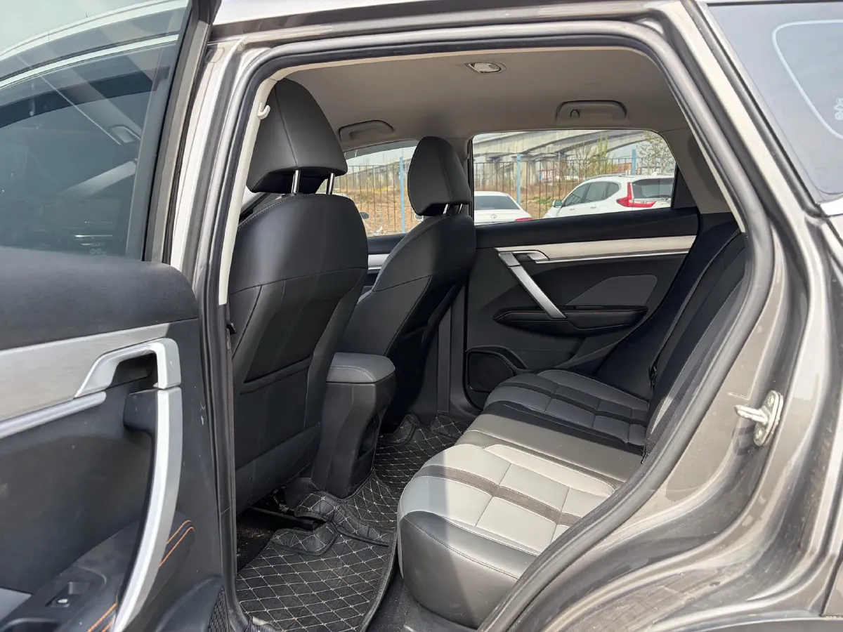 2023 Geely Coolray 1.4T 141HP L4 6MT,autocango,china used car exporter,china ev exporter,chinese used car exporter,chinese used ev exporter