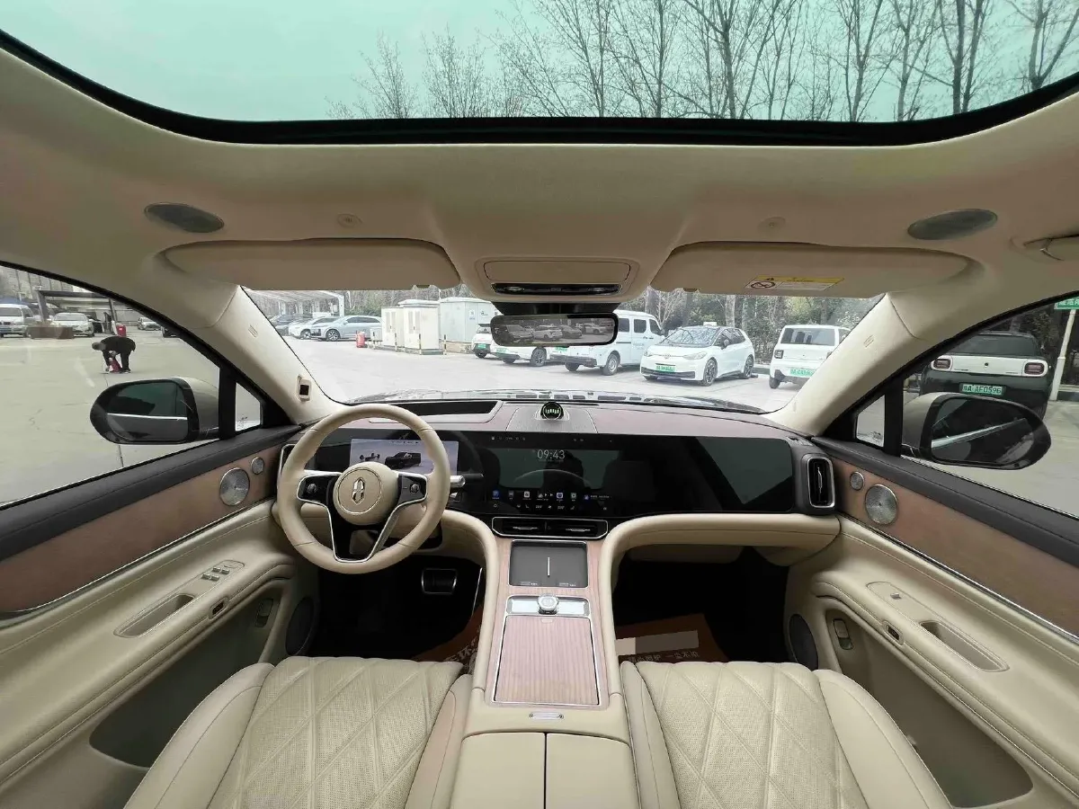 2025 AITO AITO M9 REEV 160HP REEV 52KWH,autocango,china used car exporter,china ev exporter,chinese used car exporter,chinese used ev exporter