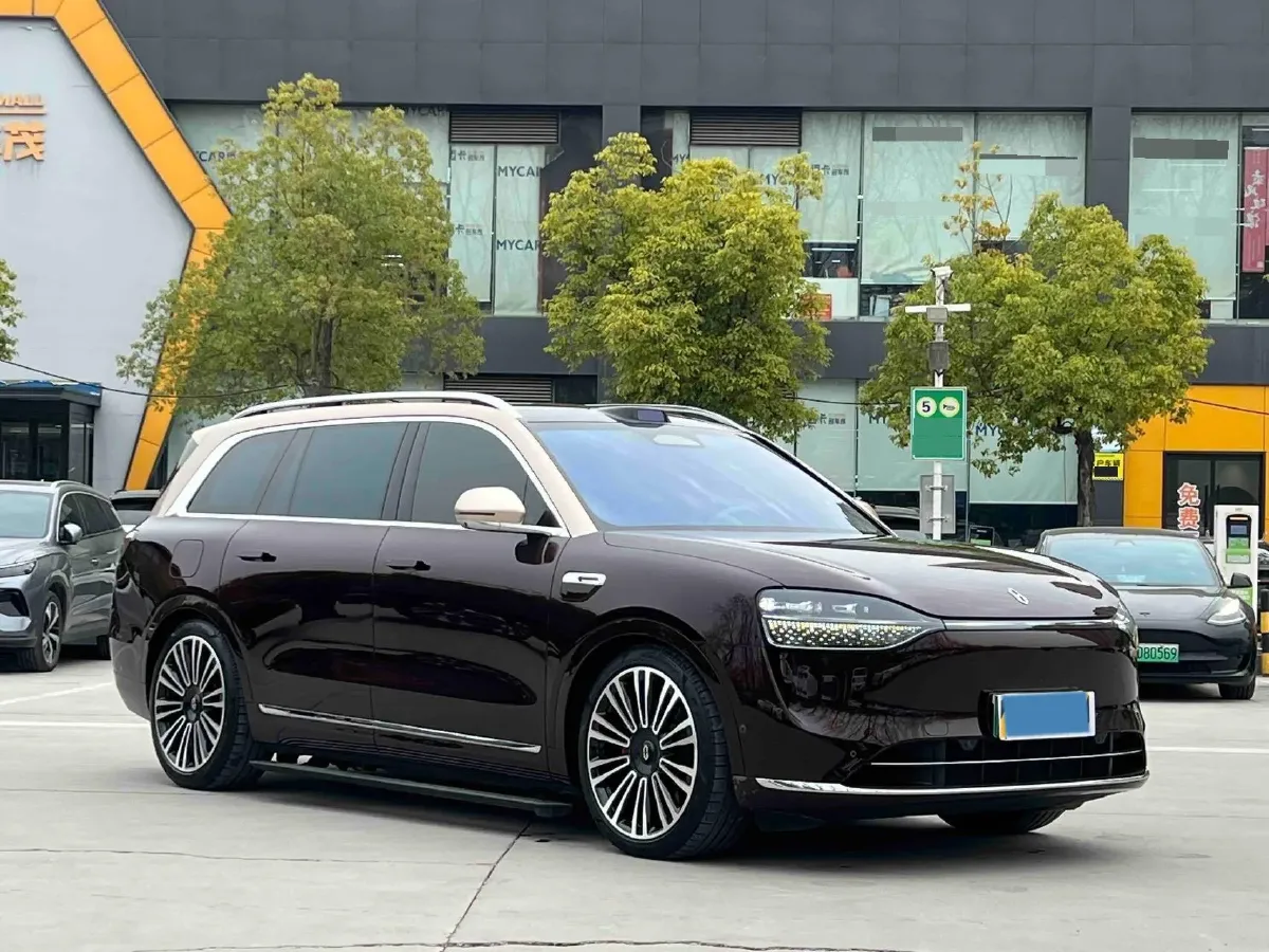 2025 AITO AITO M9 REEV 160HP REEV 52KWH,autocango,china used car exporter,china ev exporter,chinese used car exporter,chinese used ev exporter