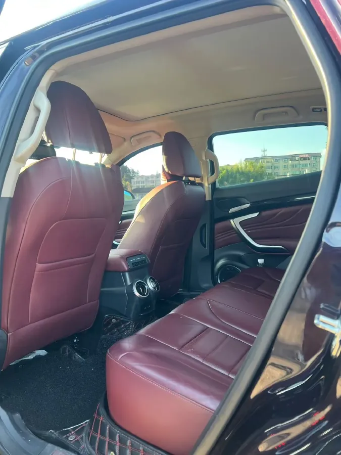 2017 WEY VV7 2.0T 234HP L4 7DCT,autocango,china used car exporter,china ev exporter,chinese used car exporter,chinese used ev exporter