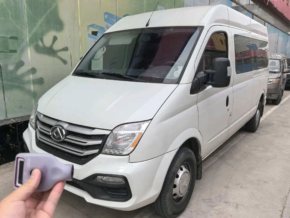 2021 MAXUS XinTu V80 2.0T 127HP L4 6MT,autocango,china used car exporter,china ev exporter,chinese used car exporter,chinese used ev exporter
