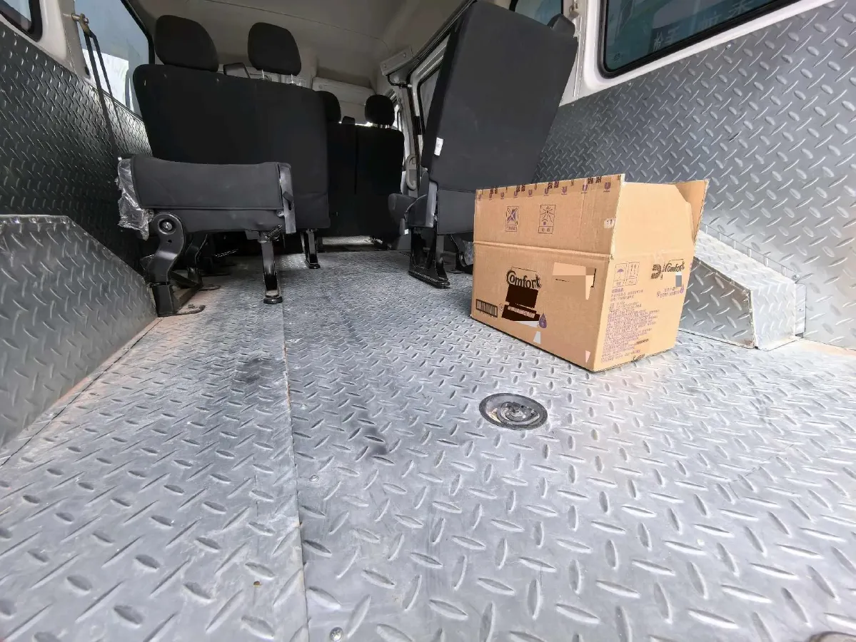 2021 MAXUS XinTu V80 2.0T 127HP L4 6MT,autocango,china used car exporter,china ev exporter,chinese used car exporter,chinese used ev exporter