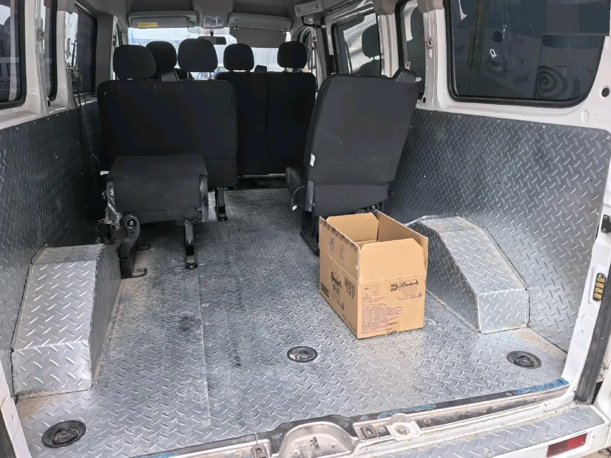 2021 MAXUS XinTu V80 2.0T 127HP L4 6MT,autocango,china used car exporter,china ev exporter,chinese used car exporter,chinese used ev exporter