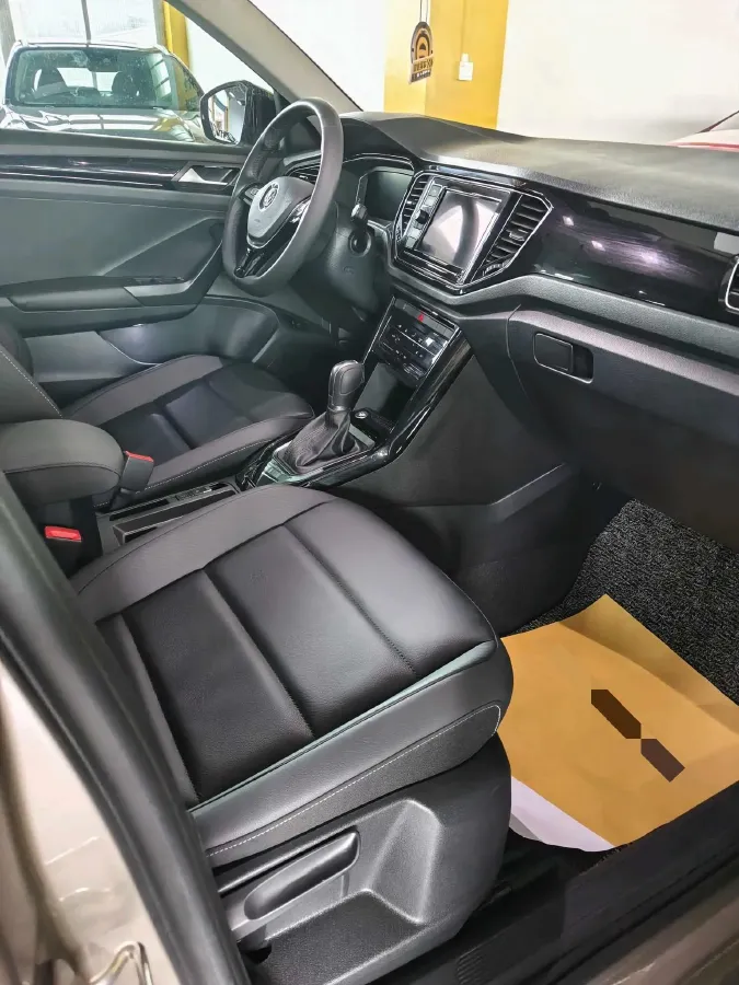 2019 Volkswagen T-Roc 1.4T 150HP L4 7DCT,autocango,china used car exporter,china ev exporter,chinese used car exporter,chinese used ev exporter