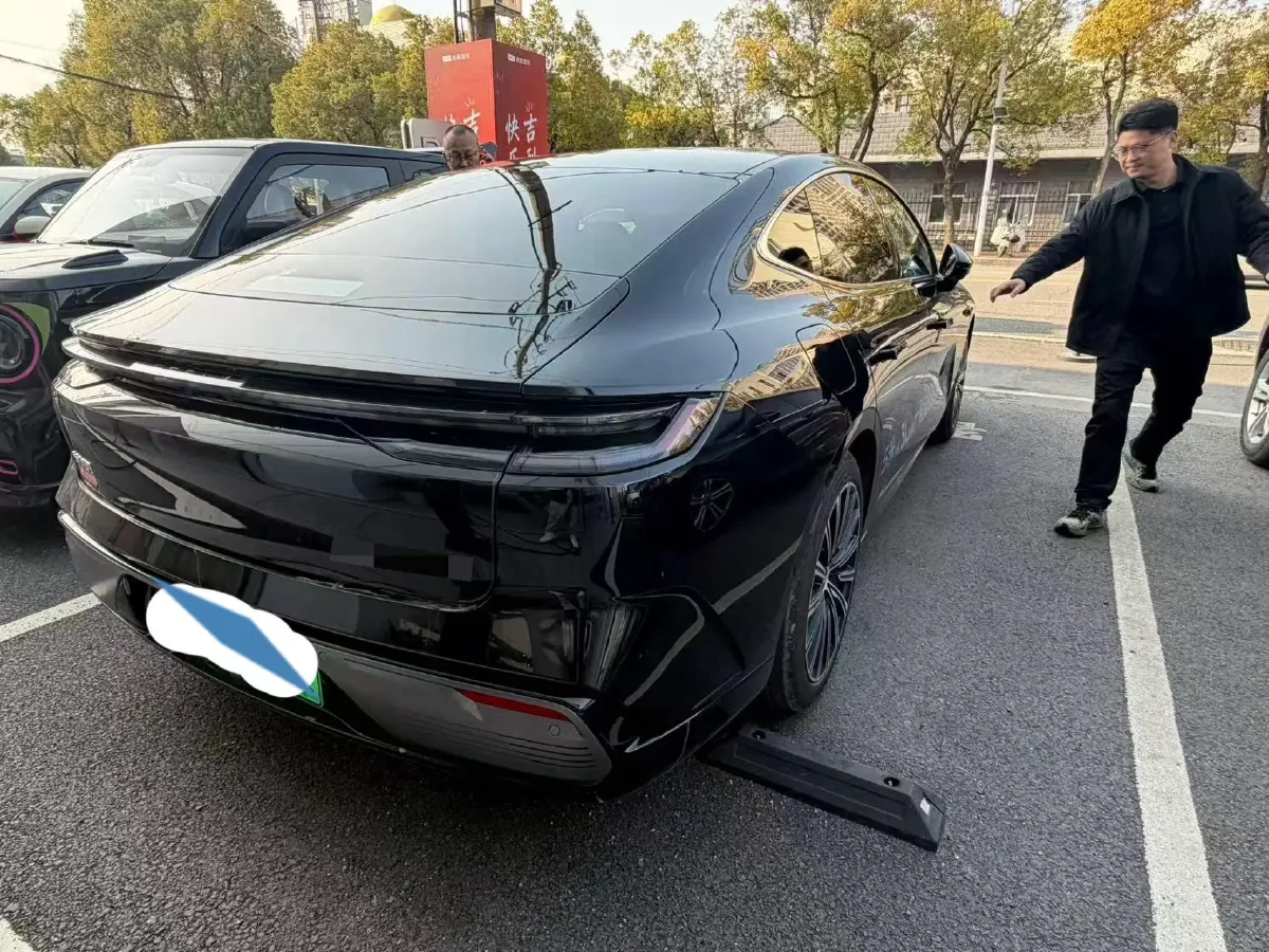 2025 Geely Galaxy Starshine 8 1.5T 163HP L4 3DHT PHEV 27.69KWH,autocango,china used car exporter,china ev exporter,chinese used car exporter,chinese used ev exporter