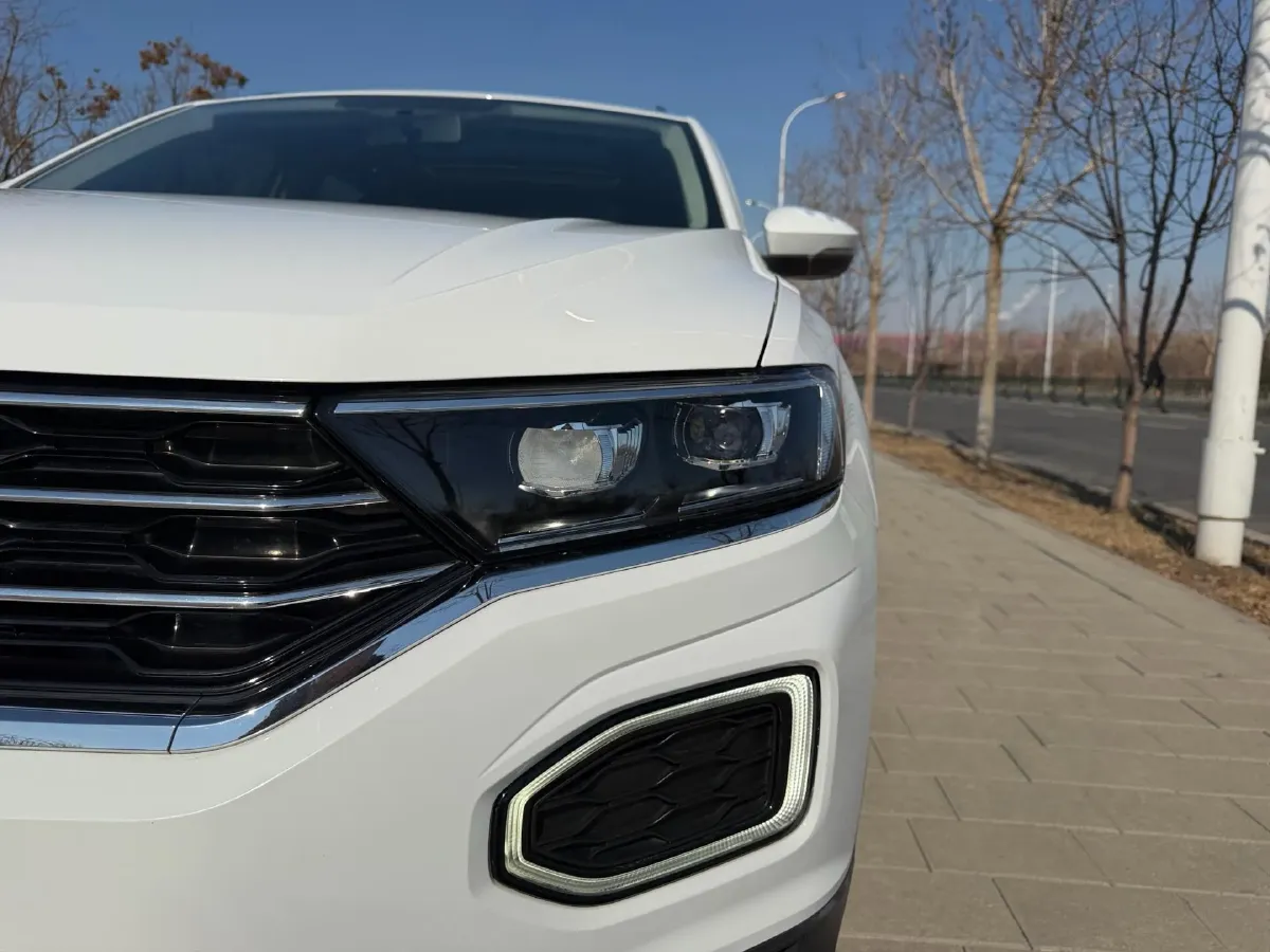 2022 Volkswagen T-Roc 1.4T 150HP L4 7DCT,autocango,china used car exporter,china ev exporter,chinese used car exporter,chinese used ev exporter