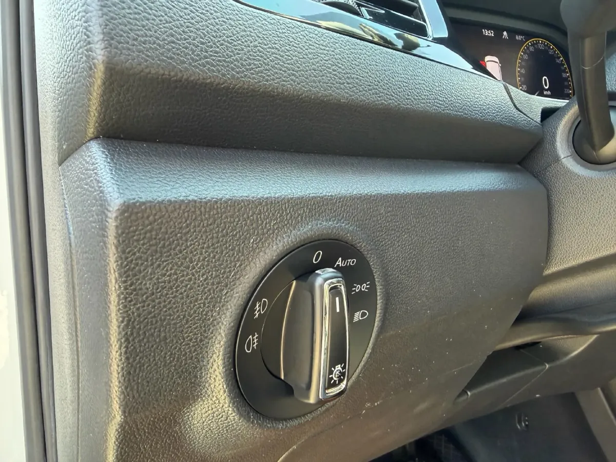 2022 Volkswagen T-Roc 1.4T 150HP L4 7DCT,autocango,china used car exporter,china ev exporter,chinese used car exporter,chinese used ev exporter