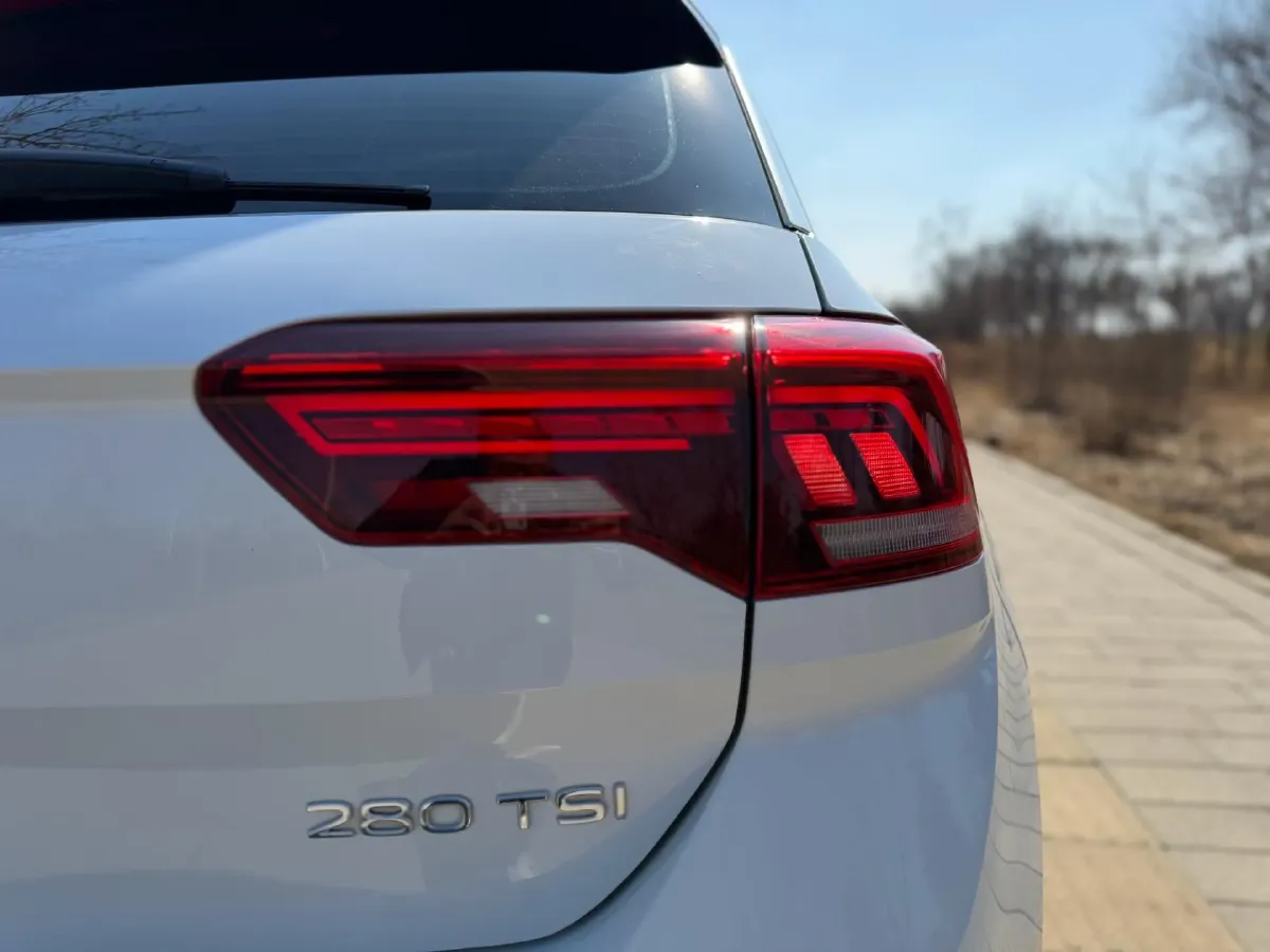 2022 Volkswagen T-Roc 1.4T 150HP L4 7DCT,autocango,china used car exporter,china ev exporter,chinese used car exporter,chinese used ev exporter