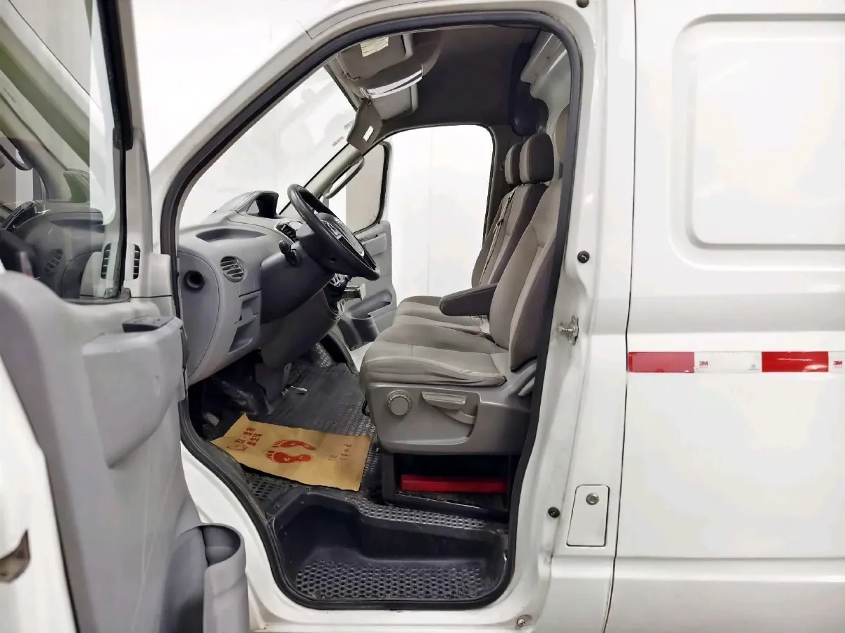 2019 MAXUS XinTu V80 2.0T 139HP L4 6MT,autocango,china used car exporter,china ev exporter,chinese used car exporter,chinese used ev exporter