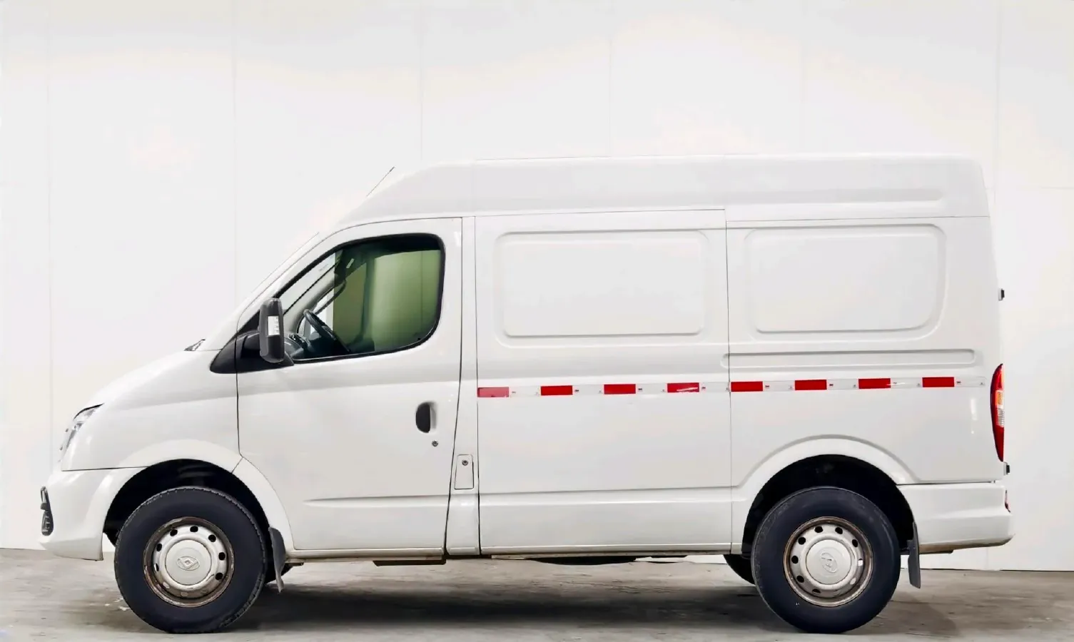 2019 MAXUS XinTu V80 2.0T 139HP L4 6MT,autocango,china used car exporter,china ev exporter,chinese used car exporter,chinese used ev exporter